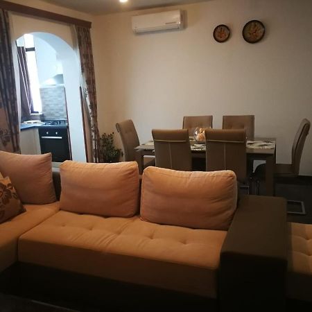 Apartment Dalmatini Tar-Vabriga Ngoại thất bức ảnh