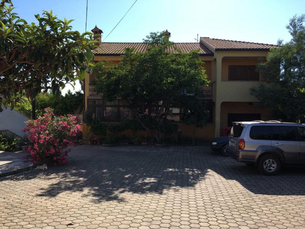 Apartment Dalmatini Tar-Vabriga Ngoại thất bức ảnh