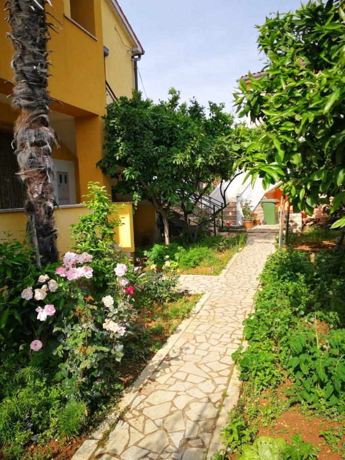 Apartment Dalmatini Tar-Vabriga Ngoại thất bức ảnh